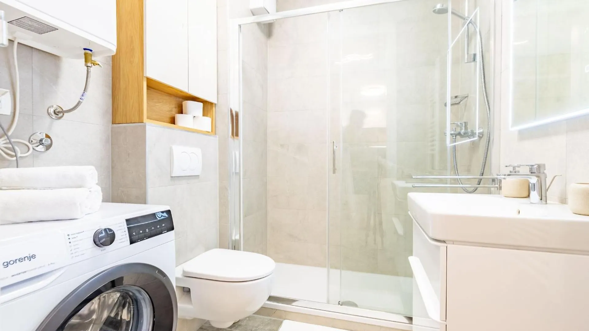 Fanny One Bedroom Apartment Zara